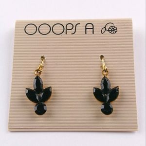 Vintage Black Multifated Stones Earrings.